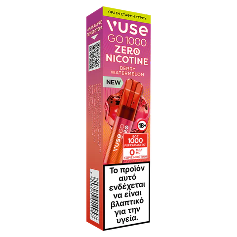 Το Vuse GO 1000 Pen σε γεύση Berry Watermelon διαθέτει φωτεινή ροζ και κόκκινη συσκευασία με εικόνες φρούτων, ελληνικές προειδοποιήσεις για την υγεία και είναι ένας ατμός μίας χρήσης με μηδενική νικοτίνη από την Vuse.